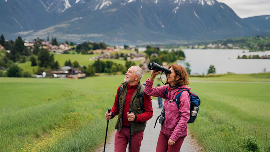 Wandern im Alter: Wie Sie sicher und entspannt unterwegs bleiben