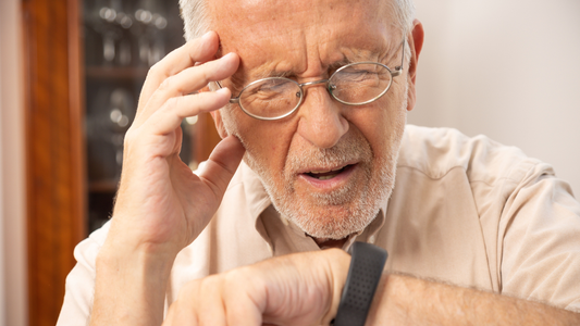 Notrufarmband für Senioren – Sicherheit, Selbstständigkeit und Lebensqualität im Alltag