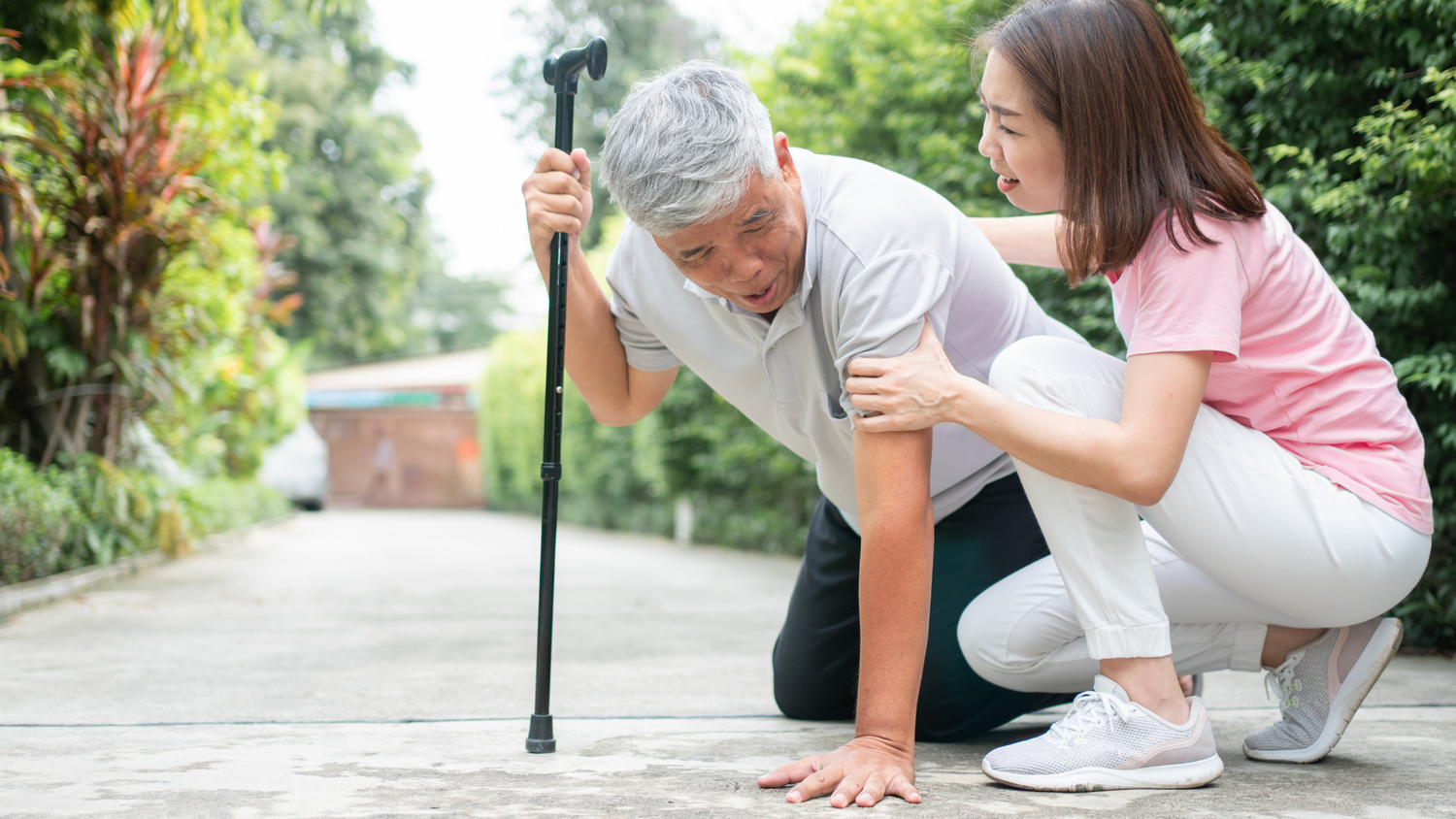 Kreislaufprobleme im Sommer? Wichtig: Viel trinken, Schatten suchen und langsam bewegen. So bleiben Sie fit und sicher bei Hitze!